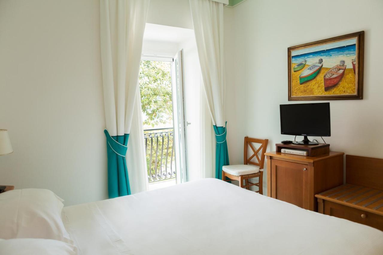 Grand Hotel Santa Domitilla Ponza Esterno foto